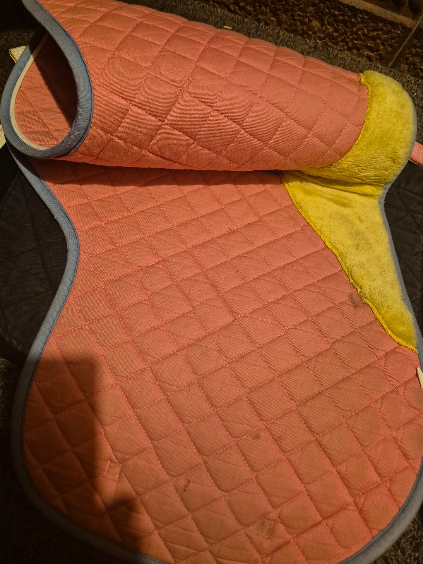 Secondhand Shires Cob Pink Numnah (56)