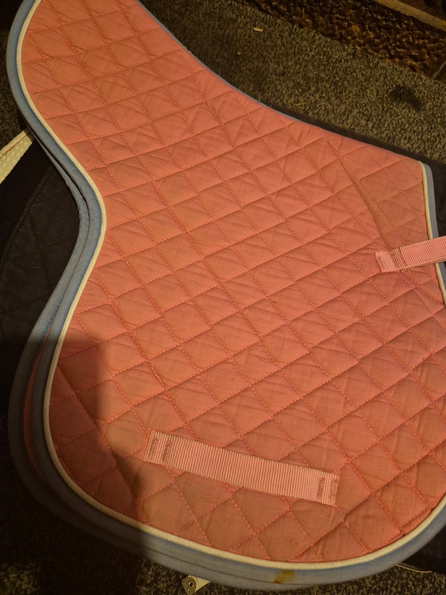 Secondhand Shires Cob Pink Numnah (56)