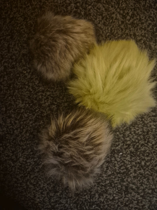 New Spare Pom Poms for Hatsilks (18)