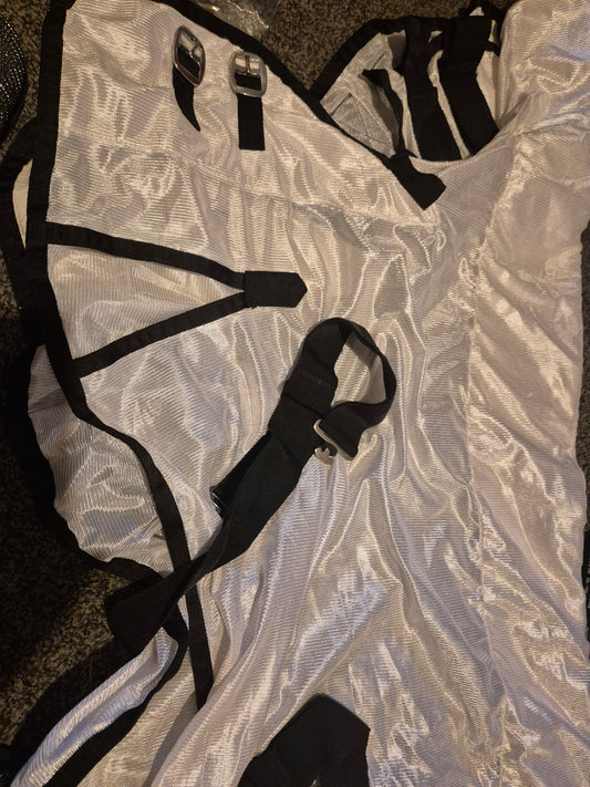 Secondhand IV Horse 4ft 6 fly rug (9)