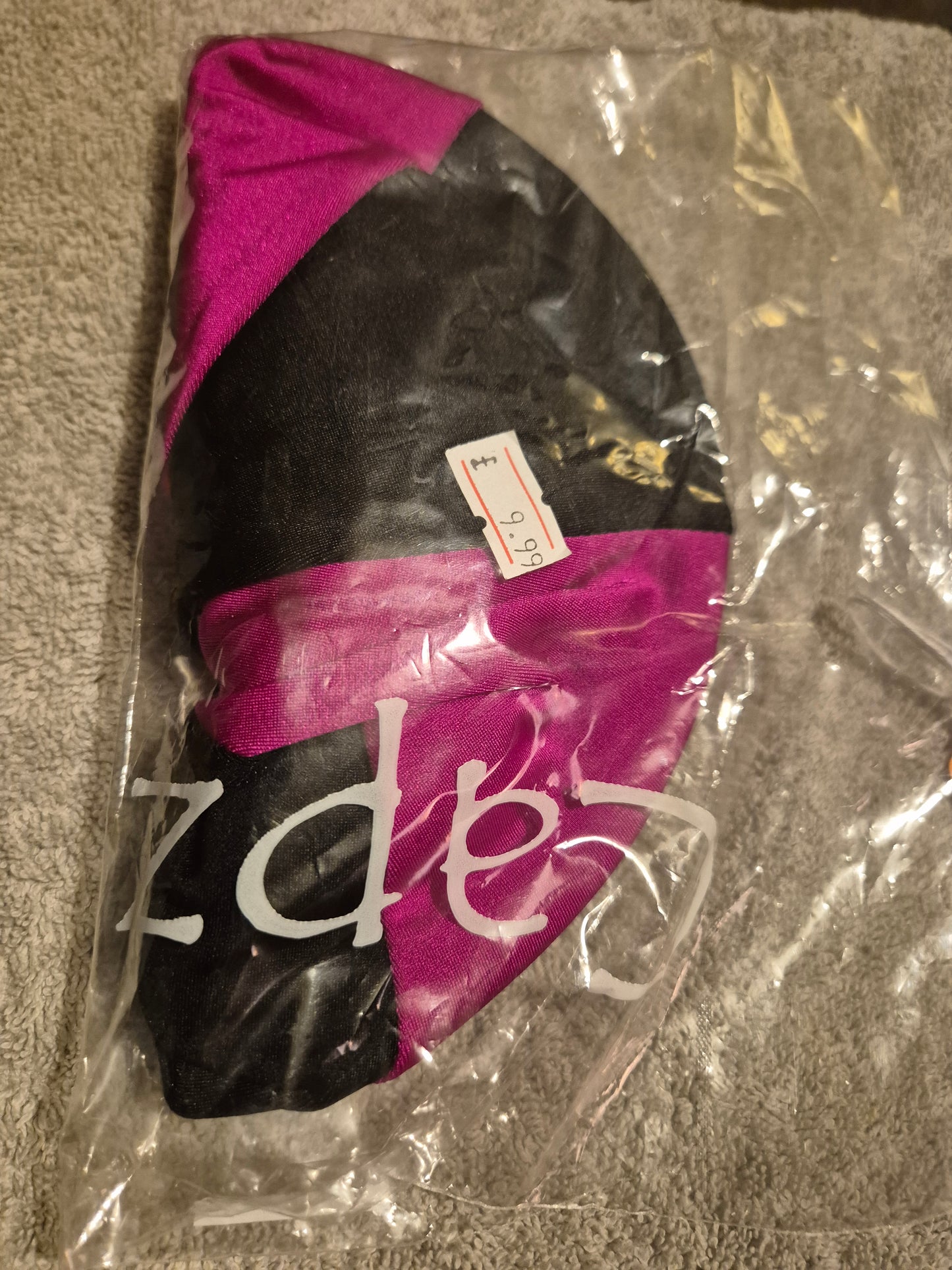 Capz Lycra Cap Cover - Cerise & Black (5)