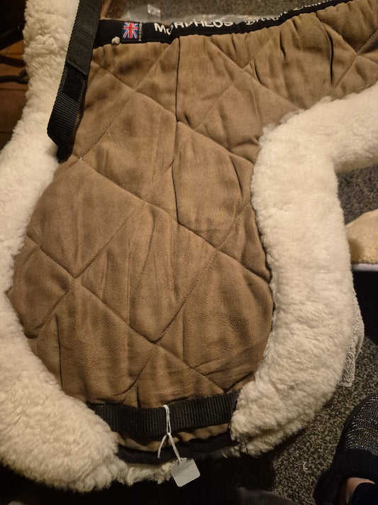 Secondhand Morpheus British Lambskin Cob Numnah (32)