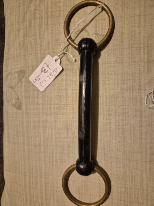 4.5inch Secondhand Hard Rubber Snaffle..Gold rings (13)