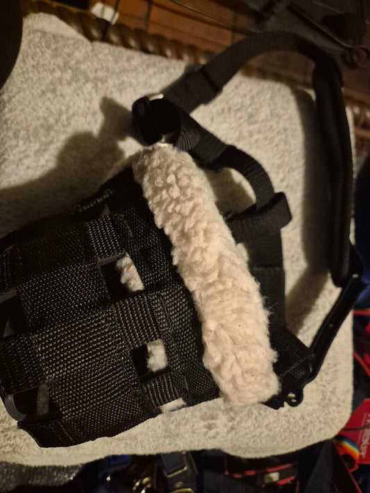 New Shires Small Pony Comfort Grazing Muzzle (1)