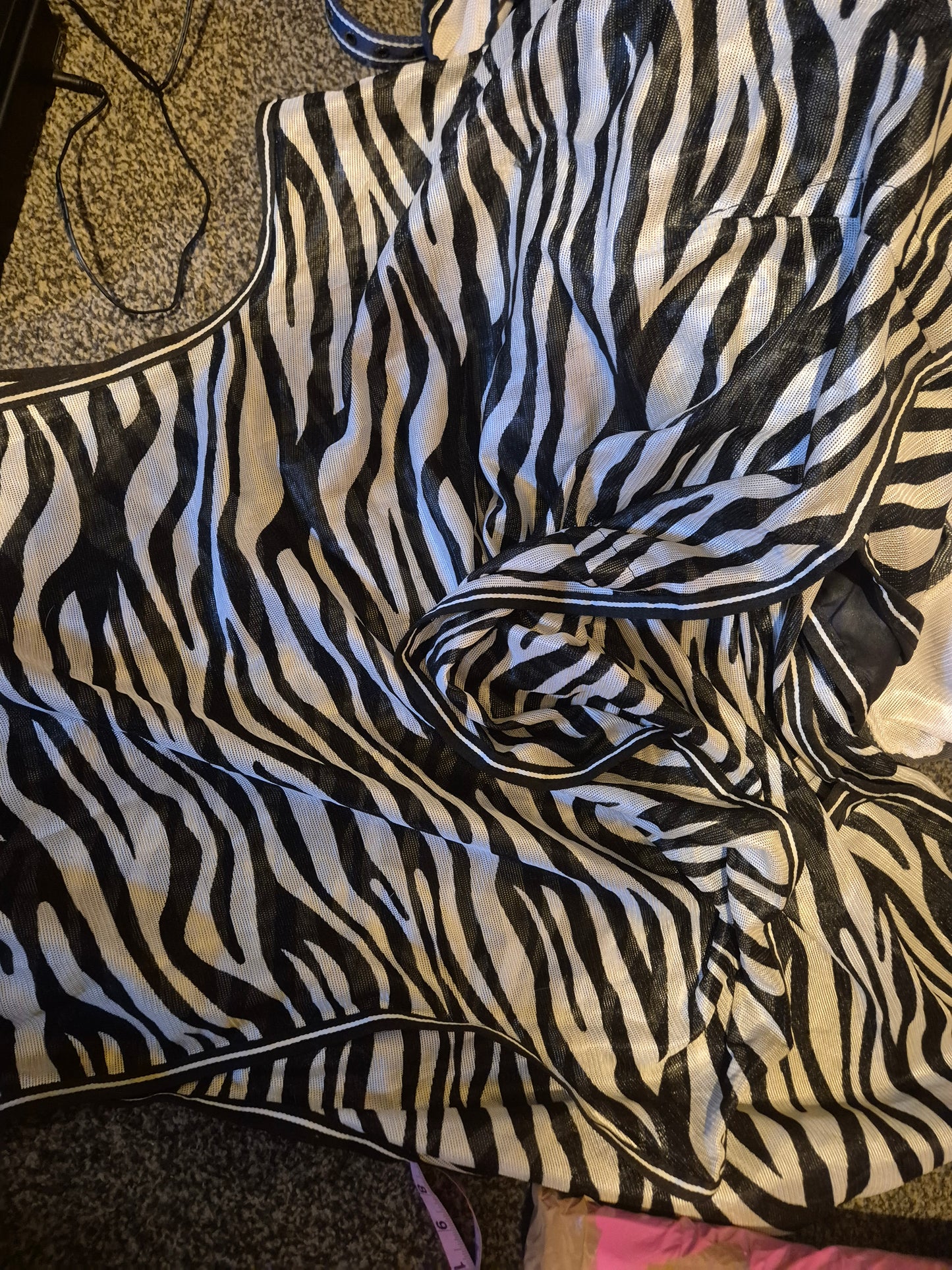 Secondhand 125cm zebra ride on fly rug (10)